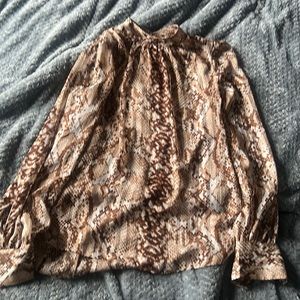 Snake skin long sleeved shirt with high neck and buttons
